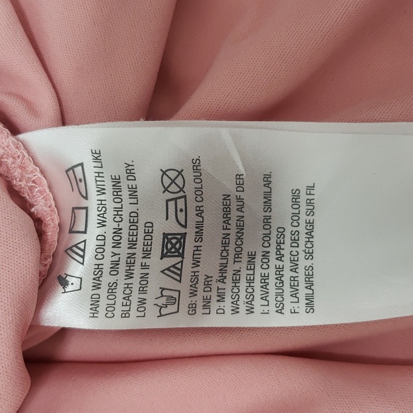 Beautiful Womens Isaac Mizrahi Live Cold Shoulder Lined Lace Top - Picture 8 of 10